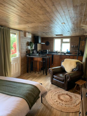 1 bedroom woodland cabin